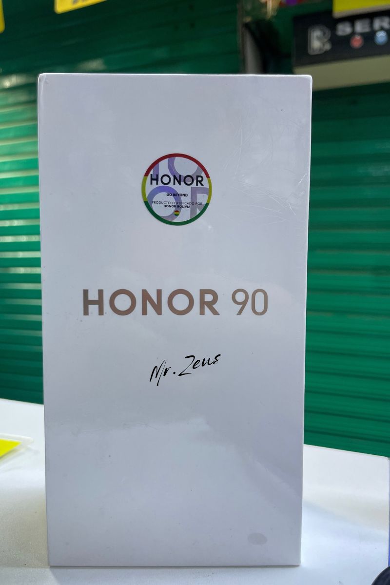 HONOR 90